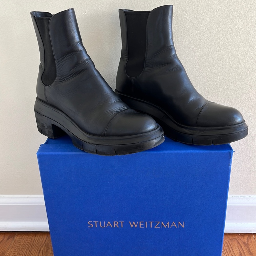 Stuart Weitzman Norah bootie. Size 7.5